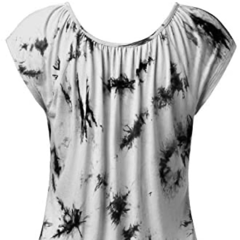 Gray tie-dye short sleeve scoop neck shirt